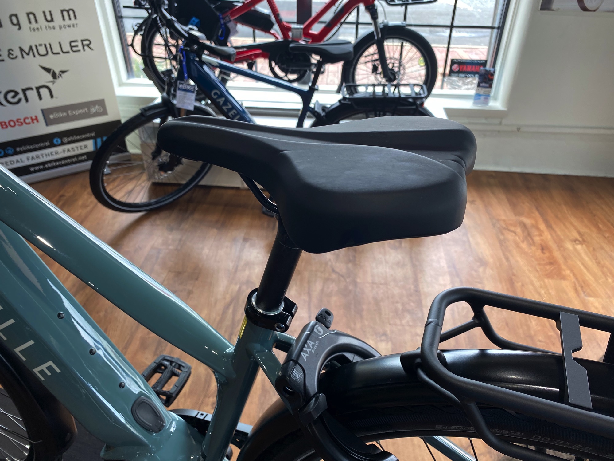 Gazelle Medeo T10+ electric pedal assist bicycle